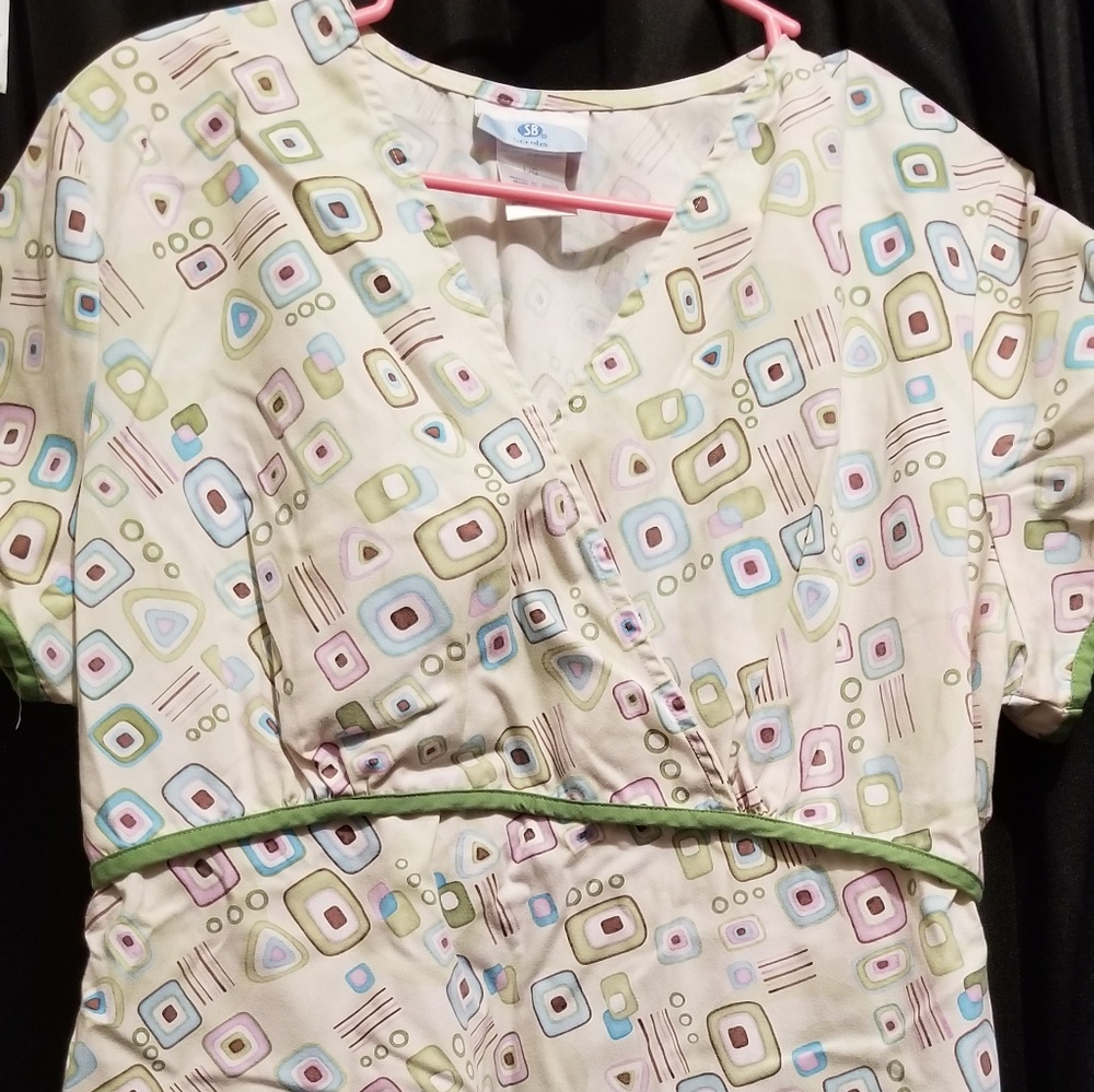Scrub top
